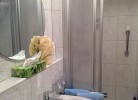 Badezimmer mit Dusche